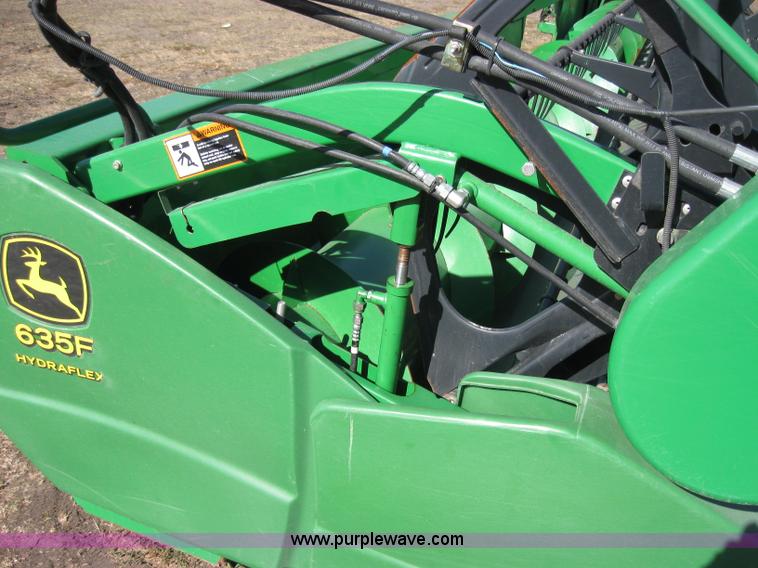 image for item A4609 2007 John Deere 635F HydraFlex platform header