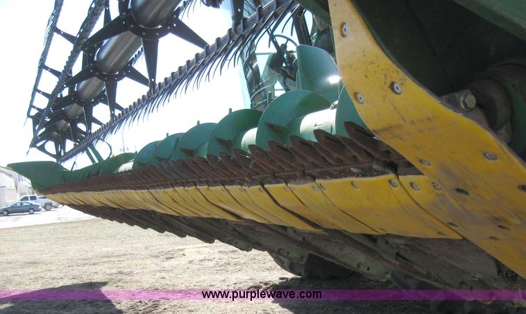 image for item A4609 2007 John Deere 635F HydraFlex platform header