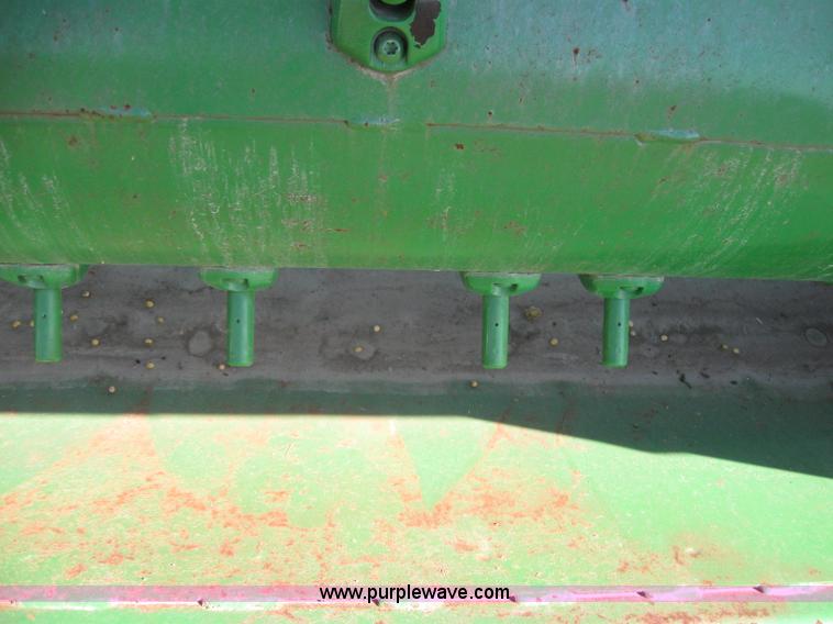 image for item A4609 2007 John Deere 635F HydraFlex platform header