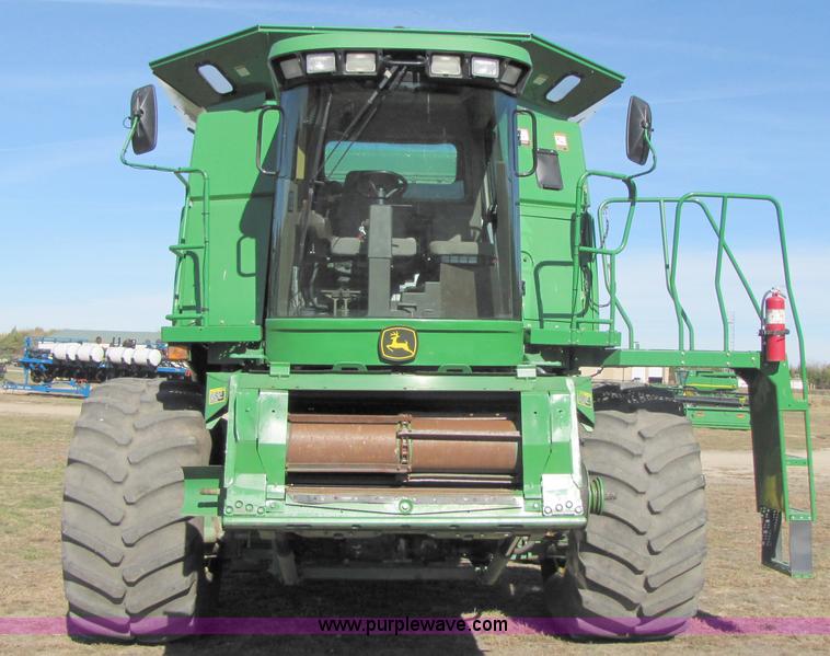 image for item A4615 2005 John Deere 9760 STS RWA combine