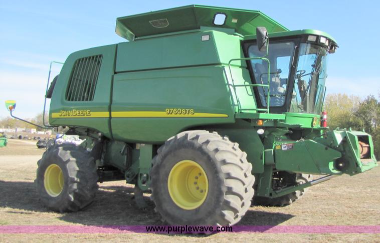 image for item A4615 2005 John Deere 9760 STS RWA combine