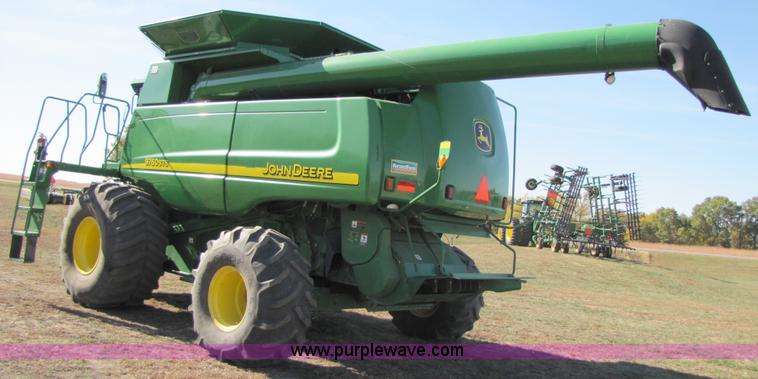image for item A4615 2005 John Deere 9760 STS RWA combine