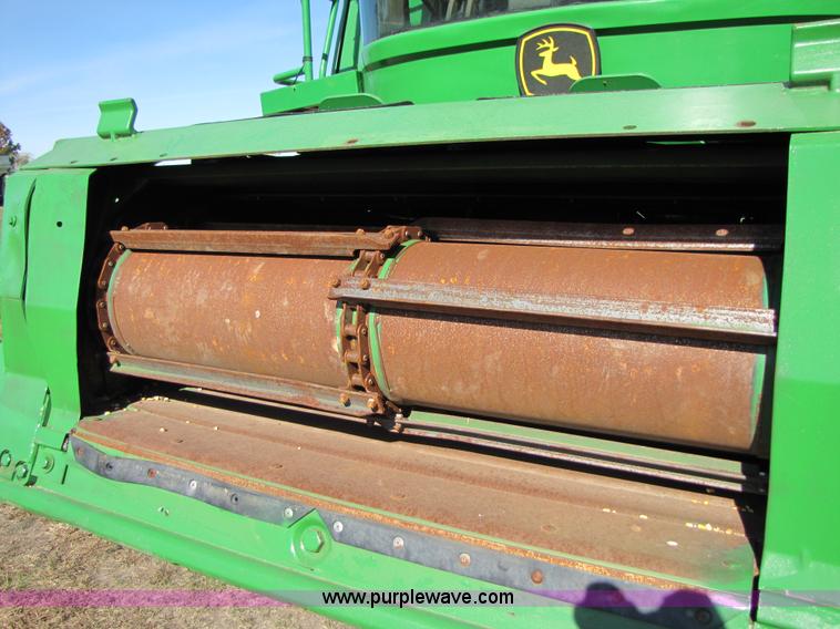 image for item A4615 2005 John Deere 9760 STS RWA combine