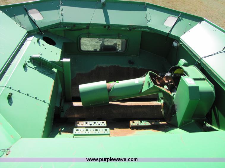 image for item A4615 2005 John Deere 9760 STS RWA combine