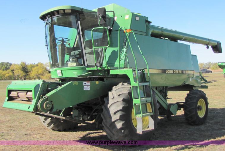 image for item A4616 1990 John Deere 9600 RWA combine