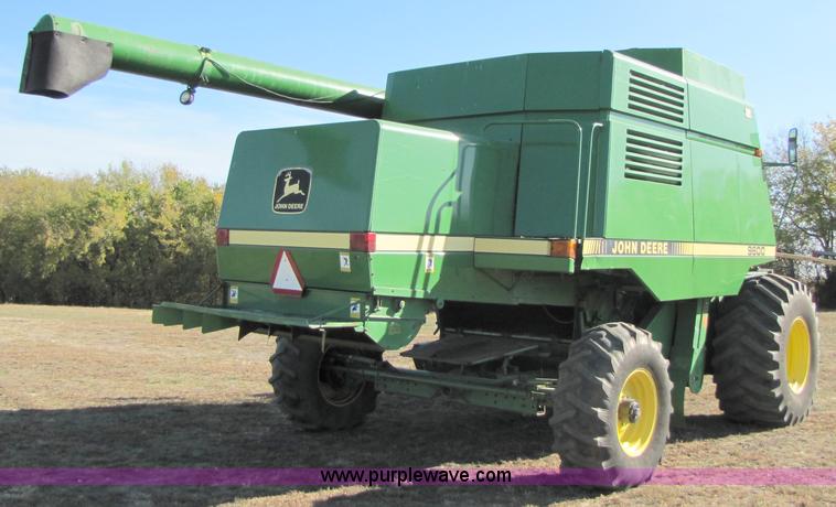 image for item A4616 1990 John Deere 9600 RWA combine