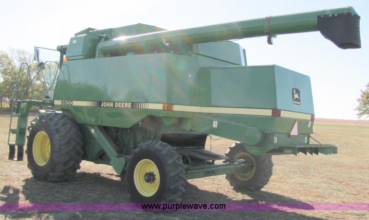image for item A4616 1990 John Deere 9600 RWA combine