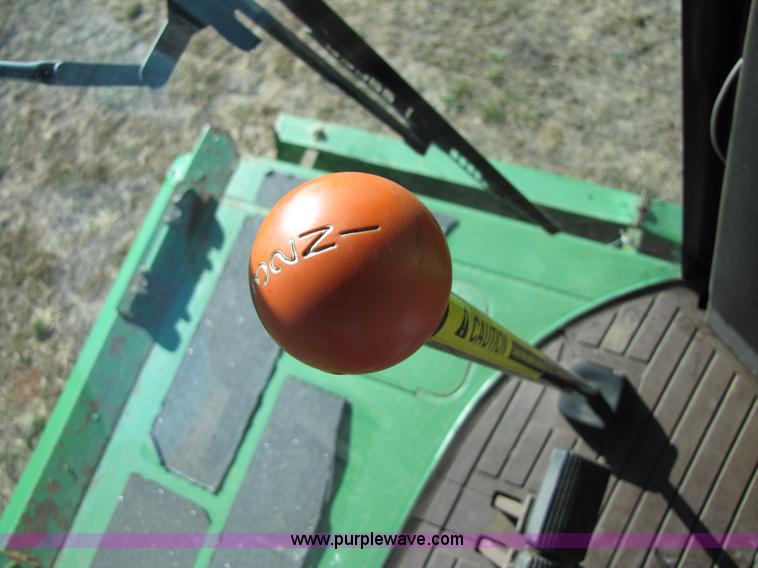 image for item A4616 1990 John Deere 9600 RWA combine