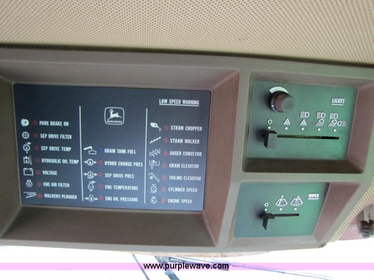 image for item A4616 1990 John Deere 9600 RWA combine