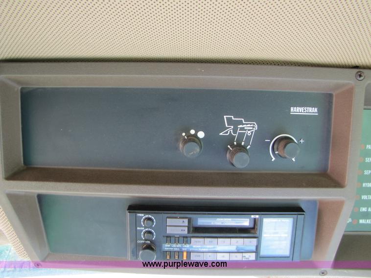 image for item A4616 1990 John Deere 9600 RWA combine