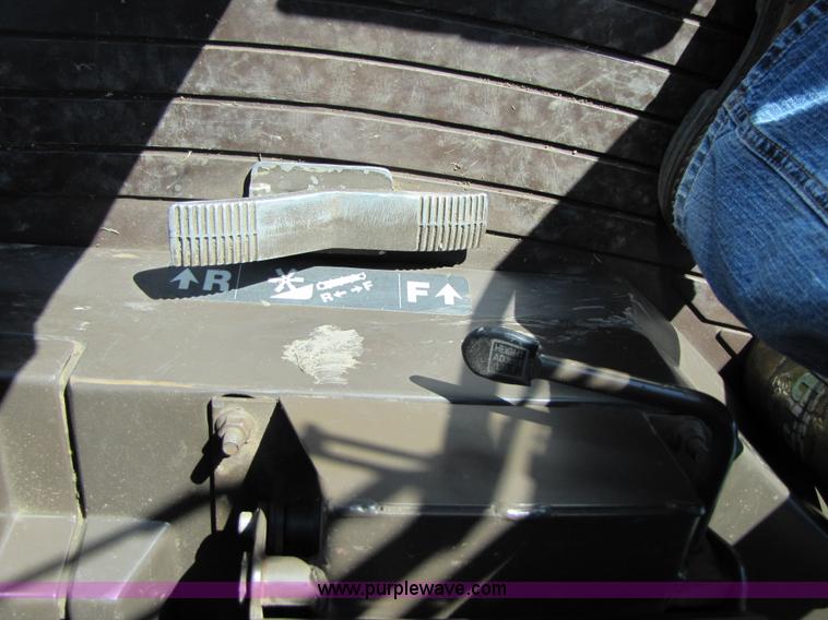 image for item A4616 1990 John Deere 9600 RWA combine