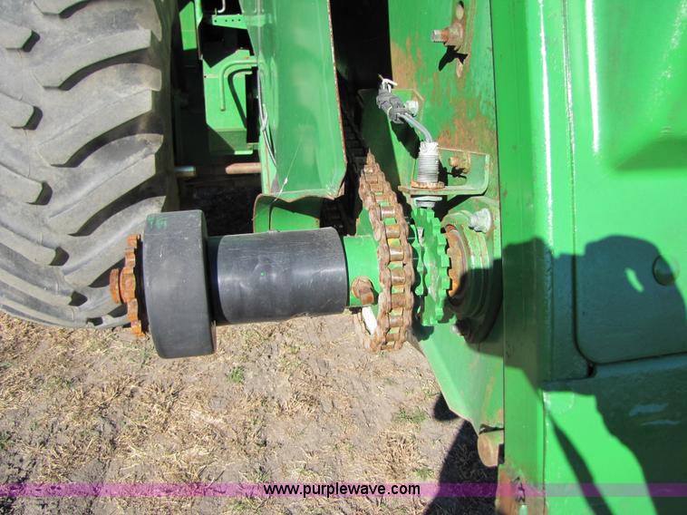 image for item A4616 1990 John Deere 9600 RWA combine