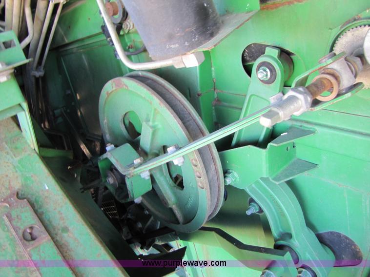 image for item A4616 1990 John Deere 9600 RWA combine