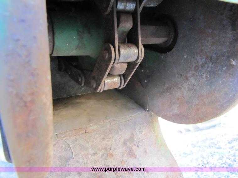 image for item A4616 1990 John Deere 9600 RWA combine