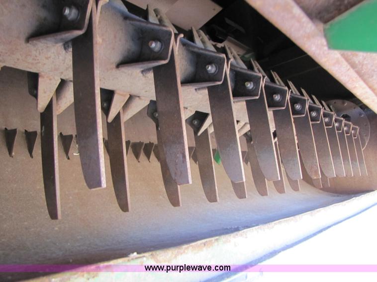 image for item A4616 1990 John Deere 9600 RWA combine