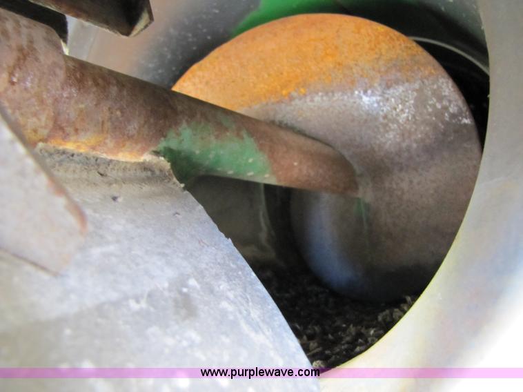 image for item A4616 1990 John Deere 9600 RWA combine