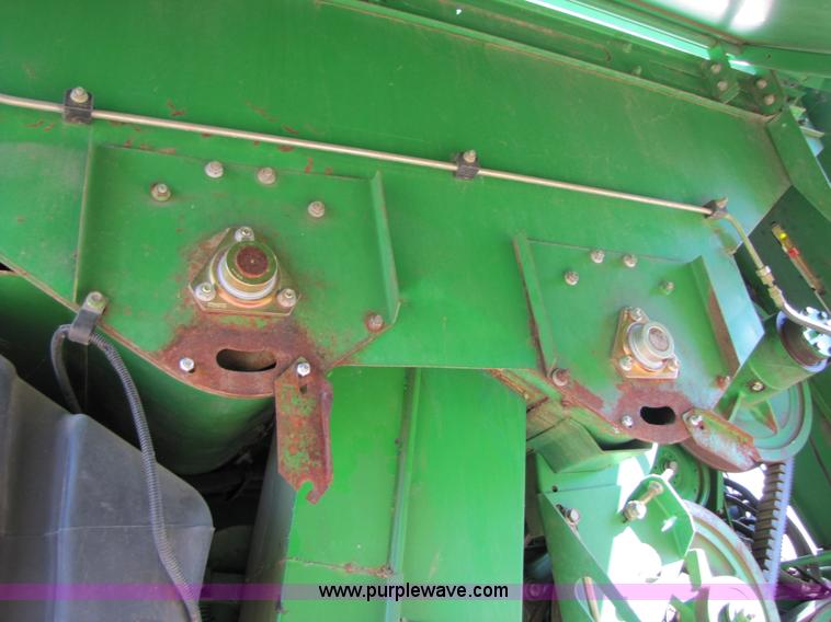 image for item A4616 1990 John Deere 9600 RWA combine