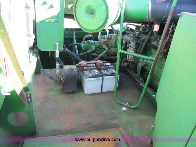 image for item A4616 1990 John Deere 9600 RWA combine