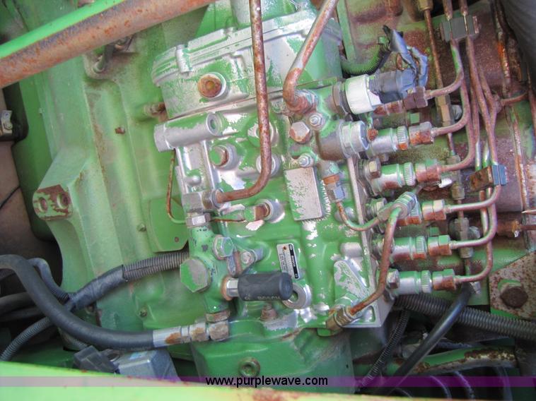 image for item A4616 1990 John Deere 9600 RWA combine
