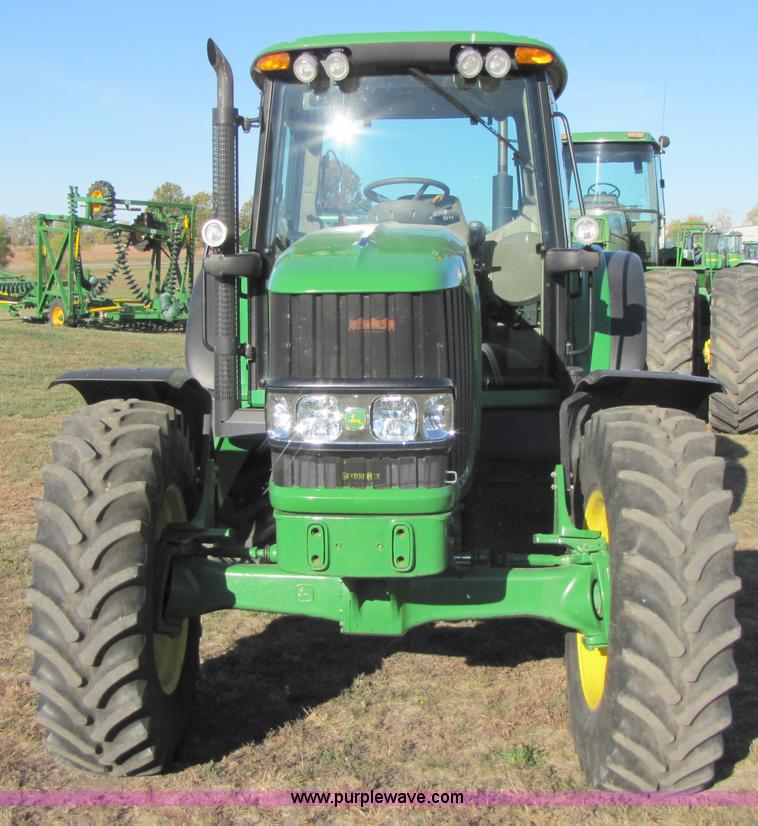 image for item A4618 2009 John Deere 7330 Premium MFWD tractor