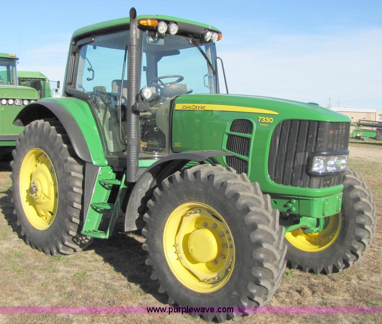 image for item A4618 2009 John Deere 7330 Premium MFWD tractor