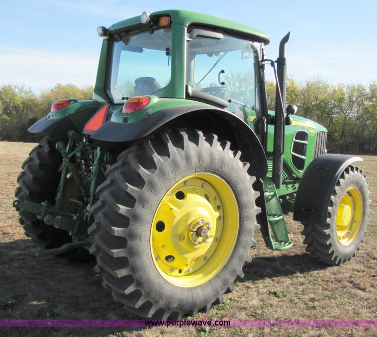 image for item A4618 2009 John Deere 7330 Premium MFWD tractor