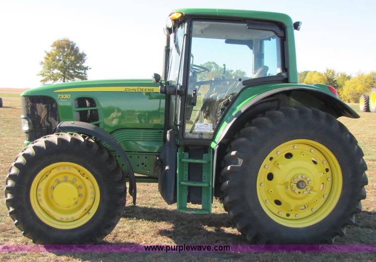 image for item A4618 2009 John Deere 7330 Premium MFWD tractor