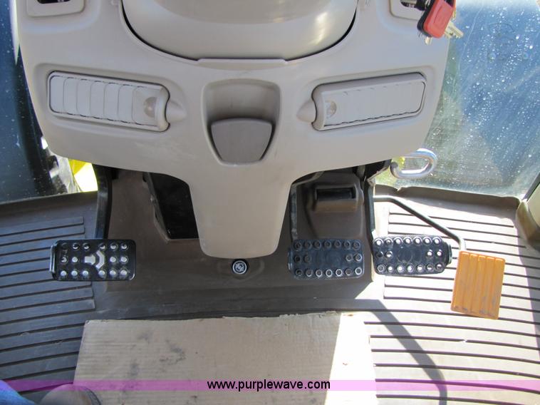 image for item A4618 2009 John Deere 7330 Premium MFWD tractor