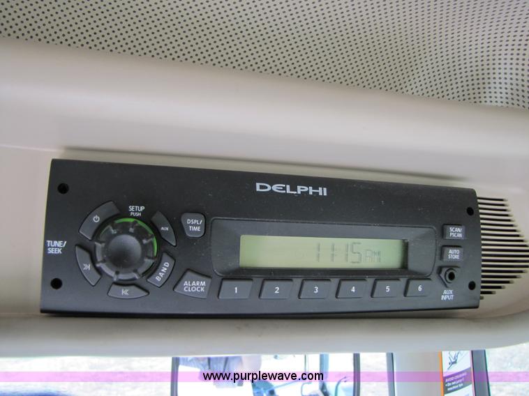 image for item A4618 2009 John Deere 7330 Premium MFWD tractor