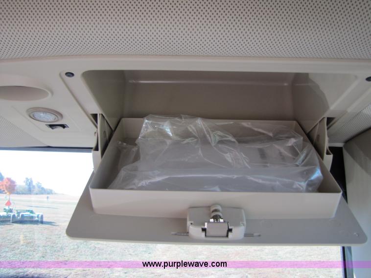 image for item A4618 2009 John Deere 7330 Premium MFWD tractor