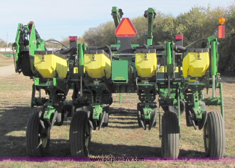 image for item A4619 2007 John Deere 1770NT 16 row planter