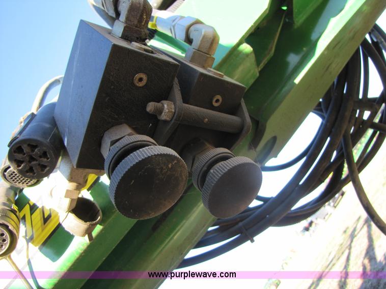 image for item A4619 2007 John Deere 1770NT 16 row planter