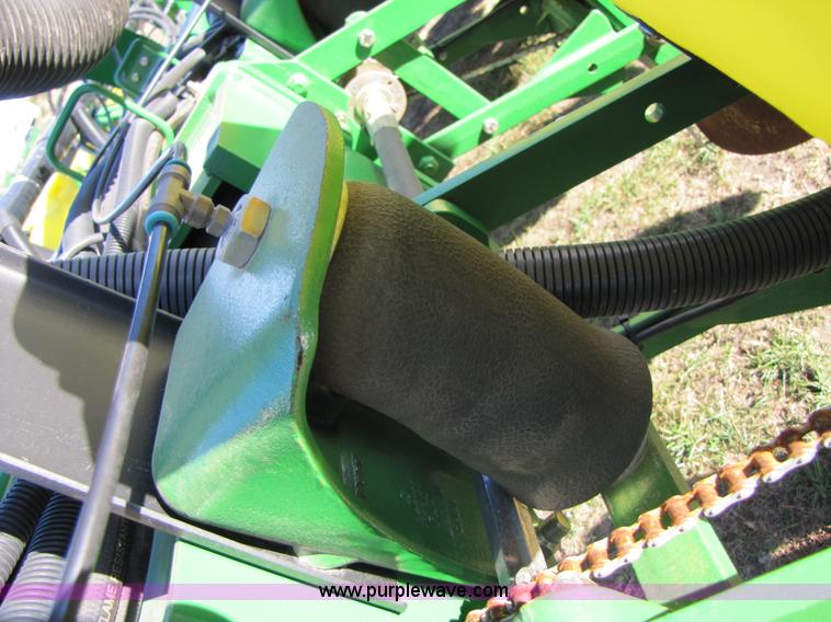 image for item A4619 2007 John Deere 1770NT 16 row planter