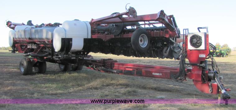image for item A4620 2009 Case IH 1240 16/31 split row planter