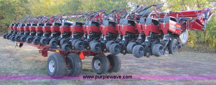 image for item A4620 2009 Case IH 1240 16/31 split row planter