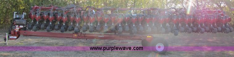image for item A4620 2009 Case IH 1240 16/31 split row planter
