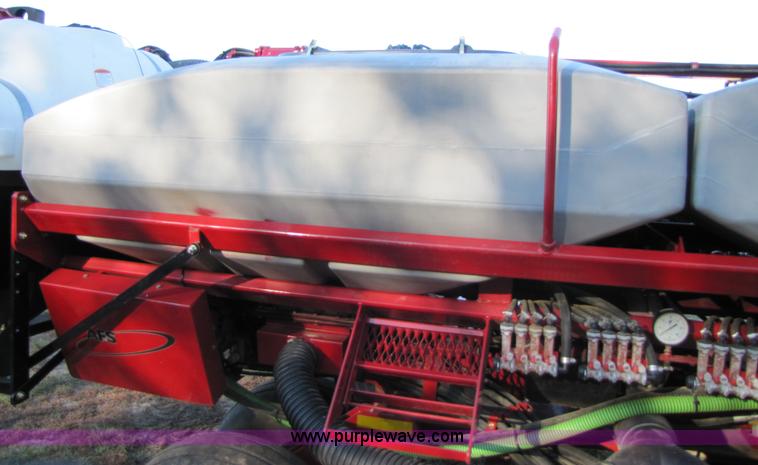 image for item A4620 2009 Case IH 1240 16/31 split row planter