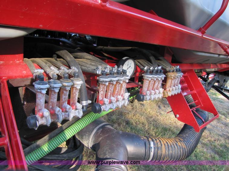 image for item A4620 2009 Case IH 1240 16/31 split row planter