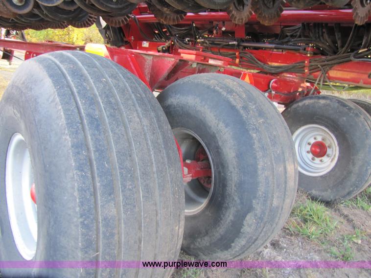 image for item A4620 2009 Case IH 1240 16/31 split row planter