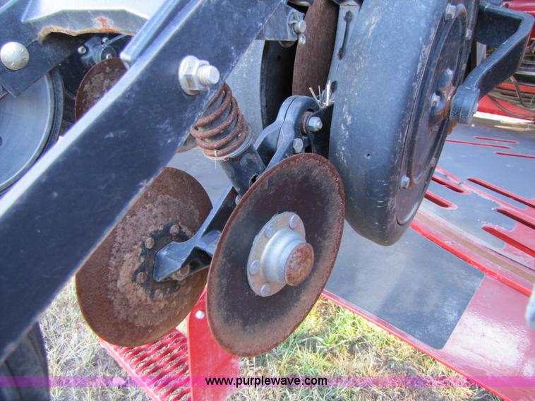image for item A4620 2009 Case IH 1240 16/31 split row planter