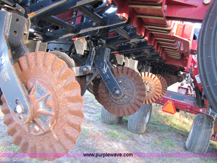 image for item A4620 2009 Case IH 1240 16/31 split row planter