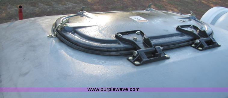 image for item A4620 2009 Case IH 1240 16/31 split row planter