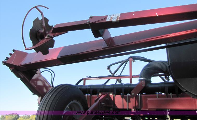 image for item A4620 2009 Case IH 1240 16/31 split row planter