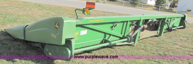 image for item A5167 2001 John Deere 1293 12 row corn head