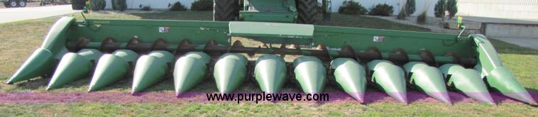 image for item A5167 2001 John Deere 1293 12 row corn head