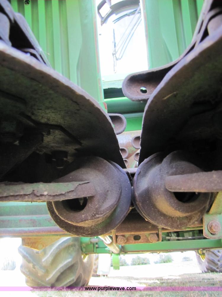 image for item A5167 2001 John Deere 1293 12 row corn head