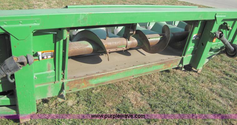 image for item A5167 2001 John Deere 1293 12 row corn head