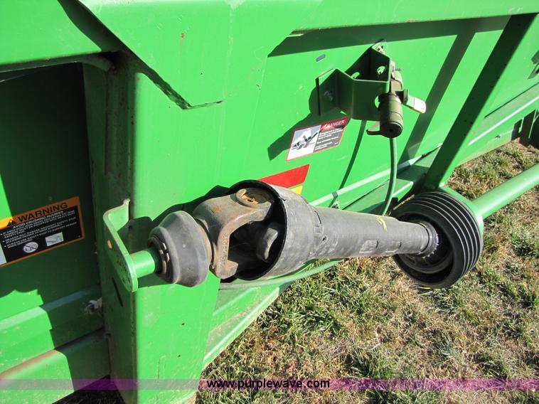 image for item A5167 2001 John Deere 1293 12 row corn head