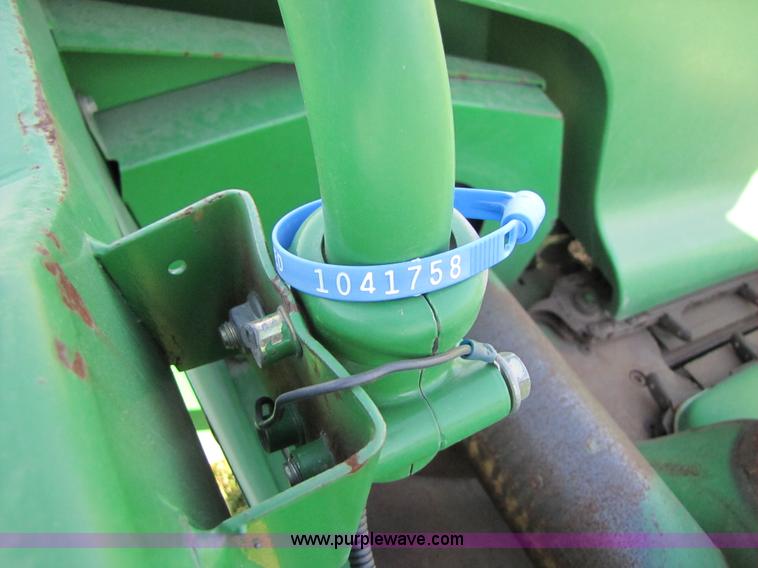image for item A5167 2001 John Deere 1293 12 row corn head
