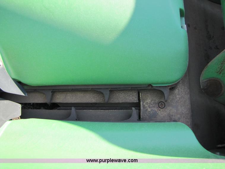 image for item A5167 2001 John Deere 1293 12 row corn head